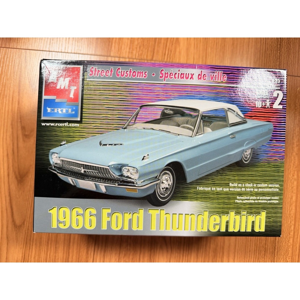 AMT Ertl 1/25 1966 Ford Thunderbird Model Kit #31763 Open Box